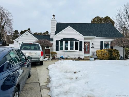 109 Vesper Ct, Babylon, NY, 11702-1525 | Card Image