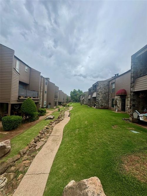 16-6000 N Pennsylvania Ave, Oklahoma City, OK, 73112-7338 | Card Image
