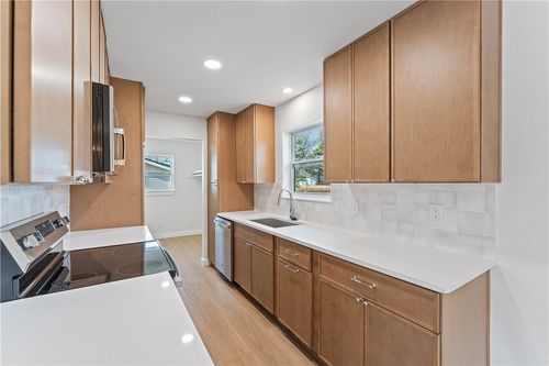 205 Se 12th St, Bentonville, AR, 72712-6313 | Card Image