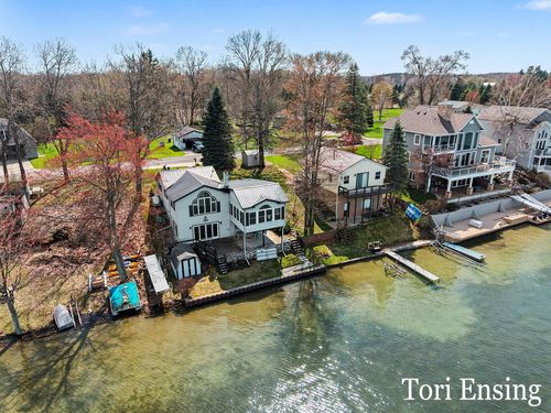 2662 Lakeside Dr, Stanton, MI, 48888-9015 | Card Image