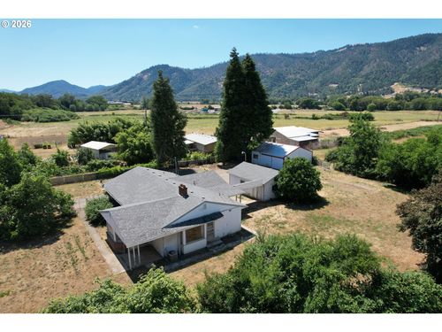 309 N Old Pacific Hwy, Myrtle Creek, OR, 97457-7459 | Card Image