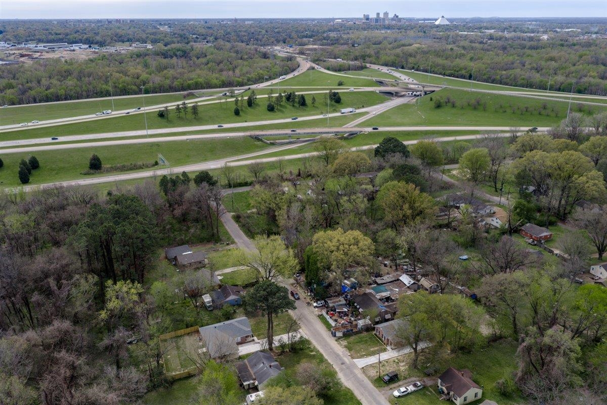 Land in Memphis 5