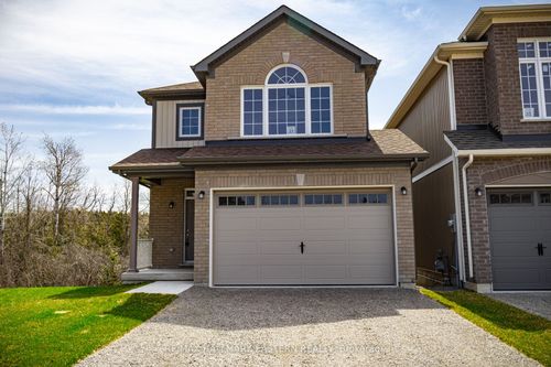 37 Coldbrook Dr, Millbrook, ON, L0A1G0 | Card Image