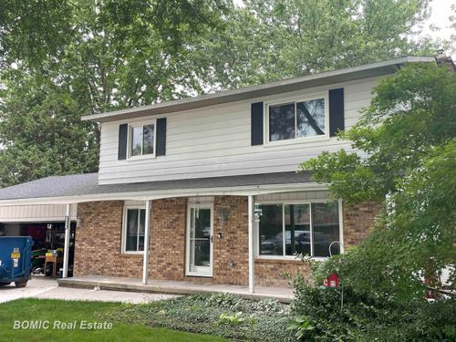 5455 Easy St, Bay City, MI, 48706-3052 | Card Image