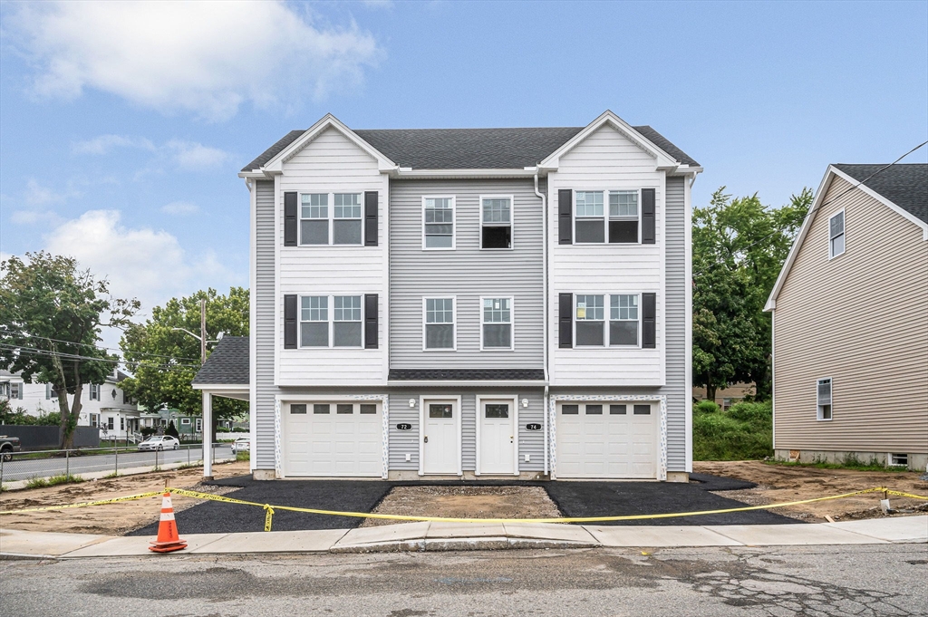 Bunker Hill Ave, Lowell, MA 01850