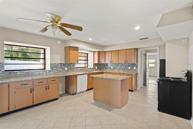 Kitchen | Image 9