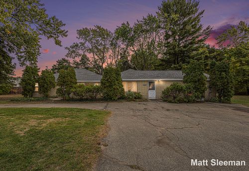 13182 Greenly St, Holland, MI, 49424-9464 | Card Image