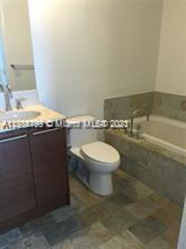 APT-302N - 2641 N Flamingo Rd, Condo with 1 bedrooms, 2 bathrooms and null parking in Sunrise FL | Image 11