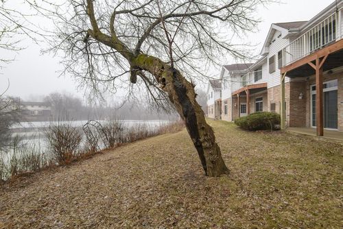 16484 W Crown Court, Germantown, WI, 53022 | Card Image