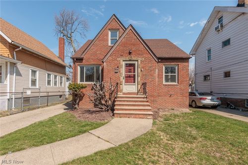 18119 Windward Road, Cleveland, OH, 44119 | Card Image