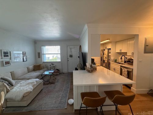 apt-2d-801 Meridian Ave, Miami Beach, FL, 33139-5759 | Card Image