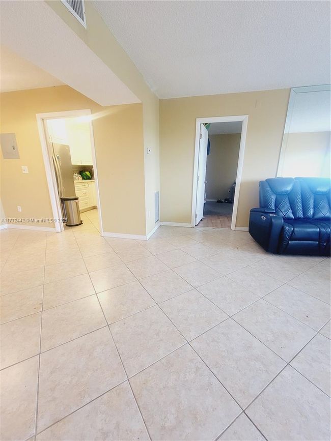 APT-713 - 4174 Inverrary Dr, Condo with 2 bedrooms, 2 bathrooms and null parking in Lauderhill FL | Image 10