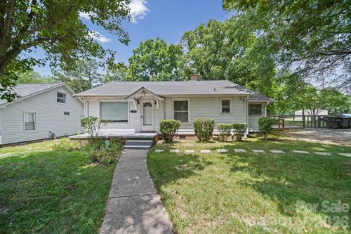 1911 Glenwood St, Kannapolis, NC, 28083-3040 | Card Image
