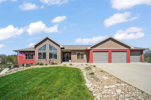 101 Ruth Rd, Waverly, IA, 50677-9046 | Card Image