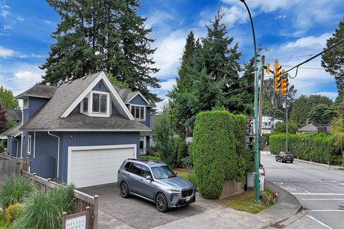 633 Fir St, North Vancouver, BC, V7M1W3 | Card Image