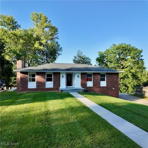 16 Chaucer Street, St. Clairsville, OH, 43950 | Card Image