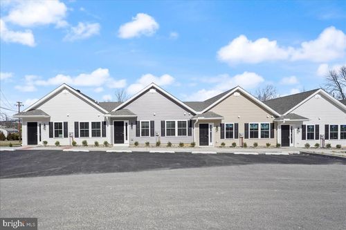 apt-2-552 Creek Rd, KENNETT SQUARE, PA, 19348-2697 | Card Image