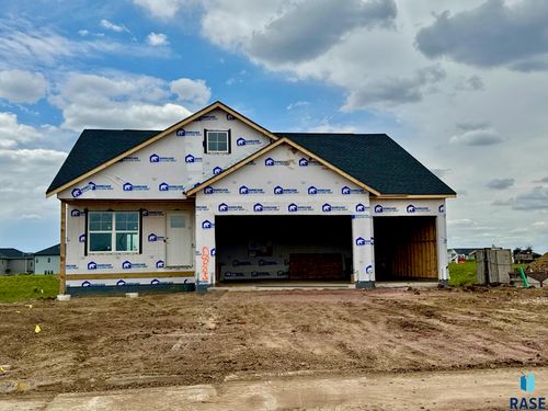 2805 S Copper Creek Ave, Sioux Falls, SD, 57110 | Card Image