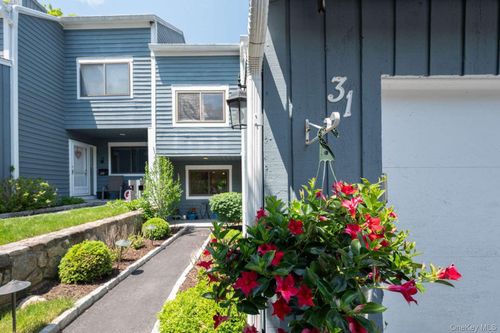 31 Timber Rdg, Mount Kisco, NY, 10549-3623 | Card Image