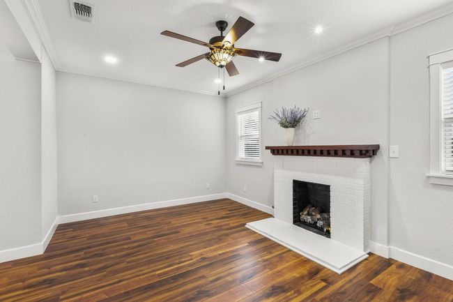 522 S Walnut Ave, House other with 2 bedrooms, 2 bathrooms and null parking in Luling TX | Image 6