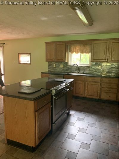 106 Lincoln Drive, House other with 3 bedrooms, 2 bathrooms and null parking in Dunbar WV | Image 3