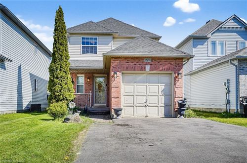 224 Hilltop Drive, Ayr, ON, N0B1E0 | Card Image