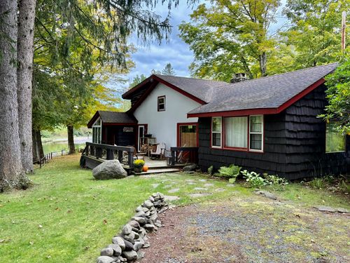 945 Old Route 17, Livingston Manor, NY, 12758-6315 | Card Image