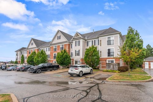 310-98 Aspen Springs Dr, Clarington, ON, L1C5N5 | Card Image
