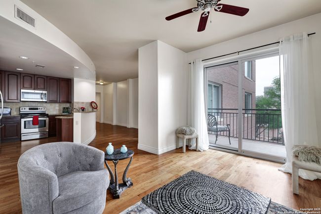 APT-203 - 215 Center St, Condo with 2 bedrooms, 2 bathrooms and null parking in San Antonio TX | Image 12