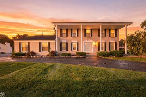 6666 Wellsdale Court, Washington Township, MI, 48094 | Card Image