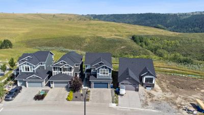 9 Sunvalley View, House detached with 4 bedrooms, 3 bathrooms and 4 parking in Cochrane AB | Image 2