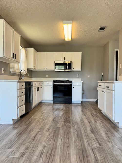 2748 Yoakum St, Fort Worth, TX, 76108-4968 | Card Image