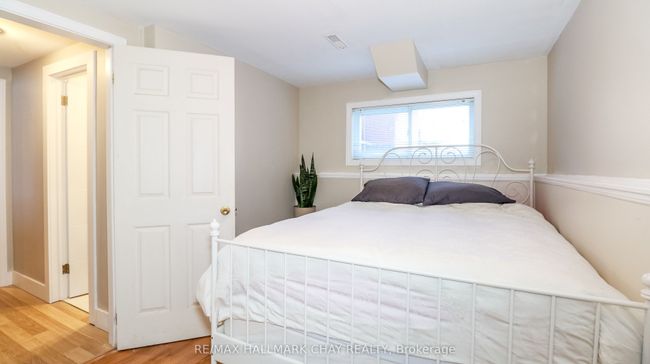 51 Christie Cres, House other with 4 bedrooms, 2 bathrooms and 4 parking in Barrie ON | Image 35