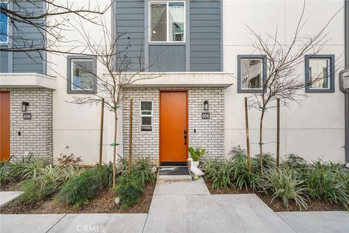 606 Dawson Ave, Long Beach, CA, 90814-1028 | Card Image