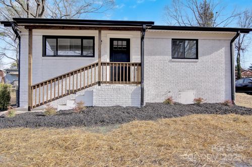 9 Grant St, Lexington, NC, 27292-5220 | Card Image