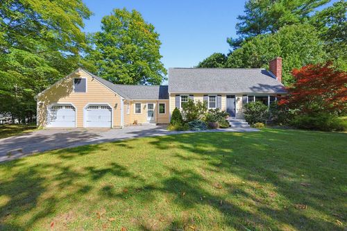 320 Newton St, Northborough, MA, 01532-1121 | Card Image