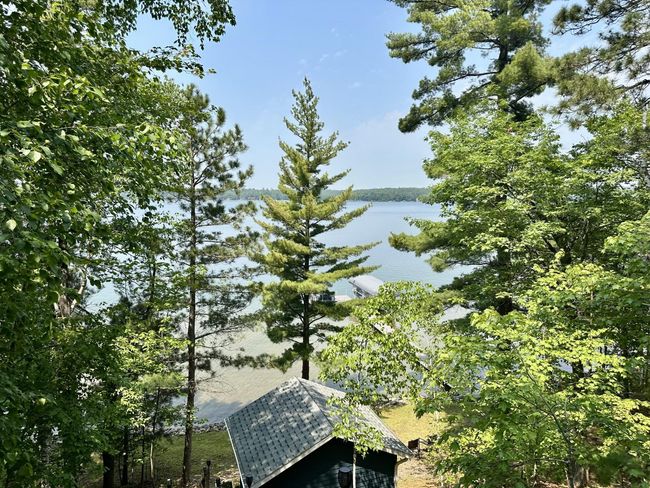 Spectacular lake views! | Image 9