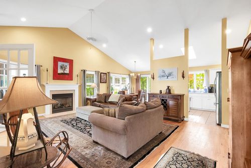 21 Briallia Cir, Newmarket, NH, 03857-2194 | Card Image
