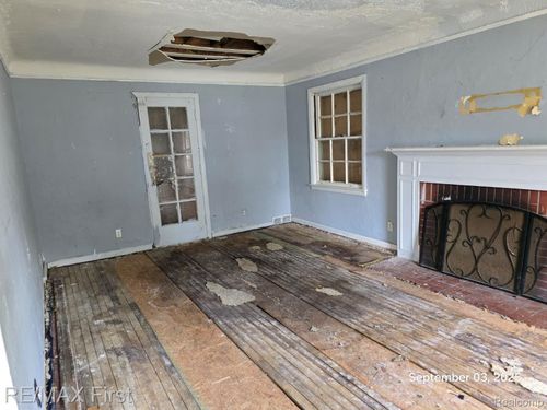 10901 Worden St, Detroit, MI, 48224-1165 | Card Image