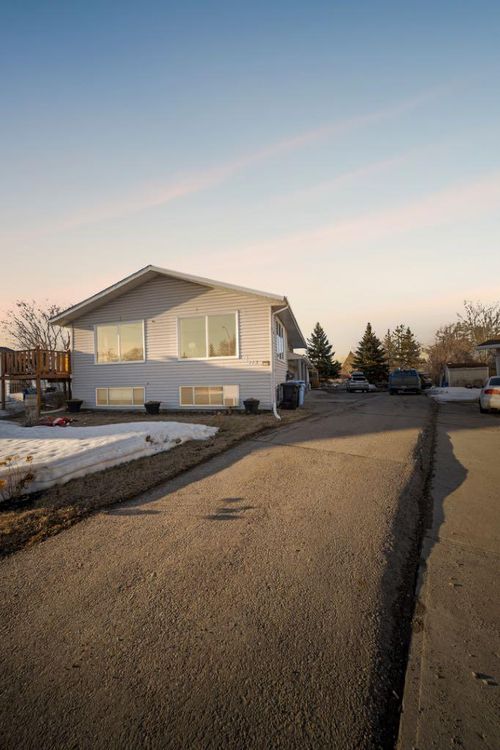 115 Christina Court, Fort Mcmurray, AB, T9K1H3 | Card Image