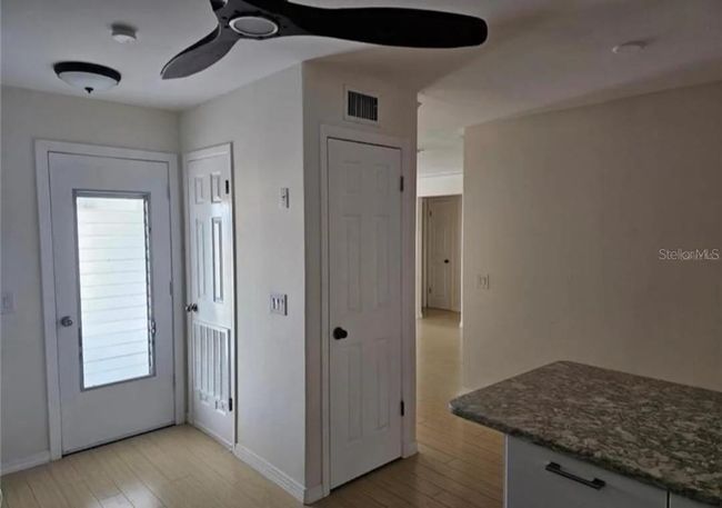 110 - 5080 Park Lake Dr N, Condo with 2 bedrooms, 2 bathrooms and null parking in Pinellas Park FL | Image 4