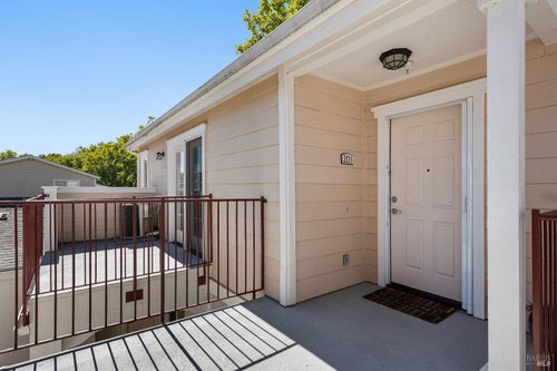 apt-201-8 Oak Grove Dr, Novato, CA, 94949-7245 | Card Image