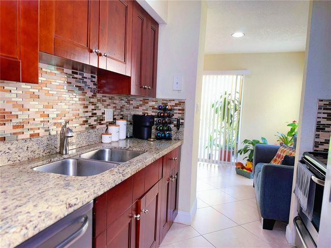 APT-1111 - 805 Riverside Dr, Condo with 2 bedrooms, 2 bathrooms and null parking in Coral Springs FL | Image 8