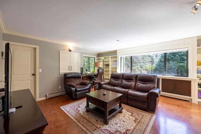 4660 Willow Creek Road, House other with 5 bedrooms, 3 bathrooms and 2 parking in West Vancouver BC | Image 9