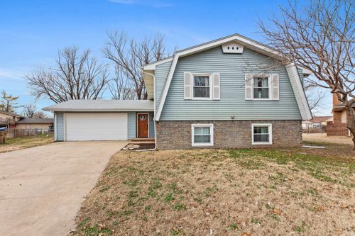 6 Breeze Ct, Valley Center, KS, 67147-2654 | Card Image