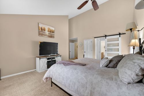 201 Tulip Cir, Island Lake, IL, 60042-8812 | Card Image