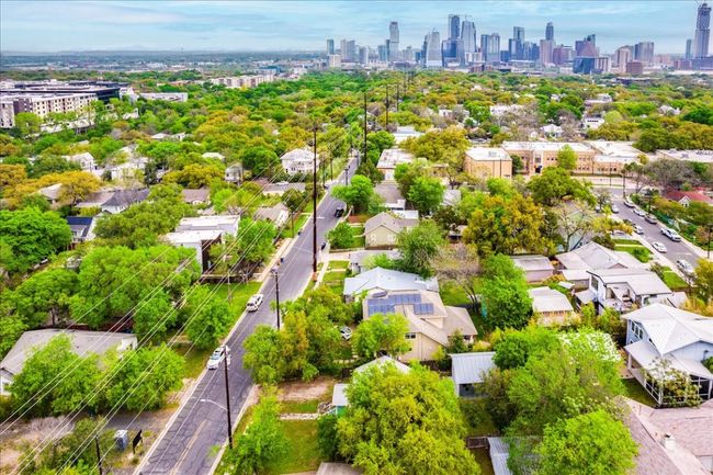 1713 S 5 Th St, House other with 2 bedrooms, 1 bathrooms and 2 parking in Austin TX | Image 26