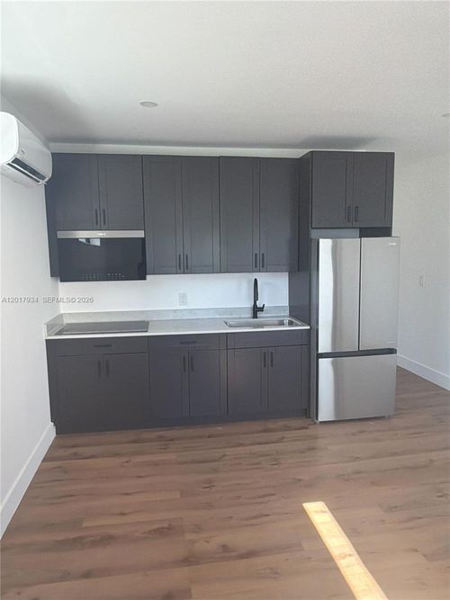 3-7801 Byron Ave, Miami Beach, FL, 33141-2015 | Card Image