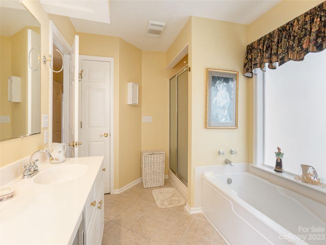 7 Pebble Beach Ct, House other with 3 bedrooms, 2 bathrooms and null parking in Etowah NC | Image 20