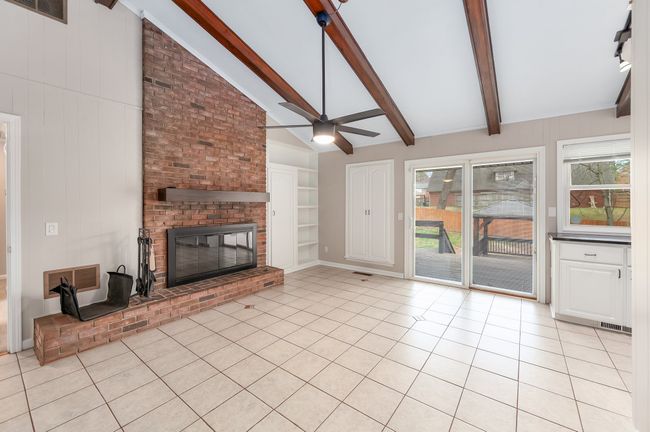 596 Russell Rd, House other with 3 bedrooms, 2 bathrooms and 3 parking in Jackson TN | Image 9